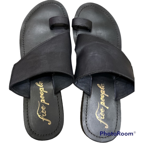 Free People Saint Antoni toe ring slide sandal black leather 37 7 - Picture 5 of 6